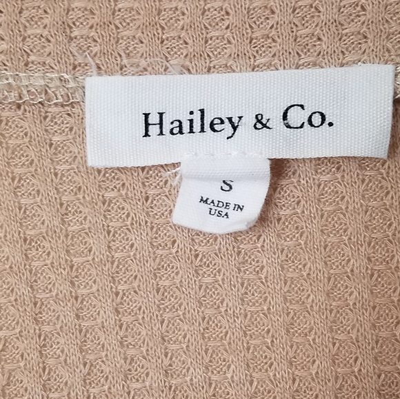 Hailey & Co oversized long sleeved thermal sweater size small/medium - Picture 4 of 9